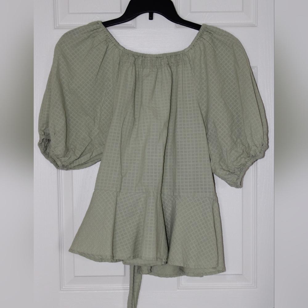 Wrap Top from Universal Thread (1X) - Picture 2 of 5